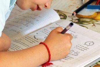 Donne meno brillanti? Primi dubbi per le bimbe già a 6 anni Donne meno brillanti? Primi dubbi per le bimbe già a 6 anni