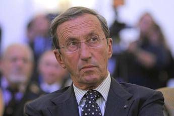 Caso Tulliani, Fini indagato per riciclaggio Caso Tulliani, Fini indagato per riciclaggio