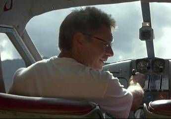 Harrison Ford atterra su pista sbagliata, strage sfiorata Harrison Ford atterra su pista sbagliata, strage sfiorata