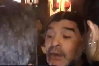 Maradona contro un giornalista: Se ti prendo ti rovino Maradona contro un giornalista: Se ti prendo ti rovino