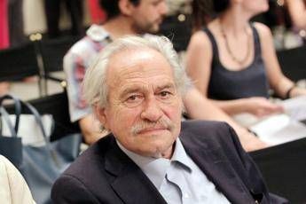 Morto Jannis Kounellis, maestro dell'arte povera /Foto Morto Jannis Kounellis, maestro dell'arte povera /Foto