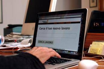 Garante Privacy: Vietati controlli su e-mail e smartphone aziendali Garante Privacy: Vietati controlli su e-mail e smartphone aziendali