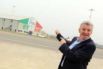 Ryanair, nuove rotte dall'Italia e biglietti a 9,99 euro Ryanair, nuove rotte dall'Italia e biglietti a 9,99 euro