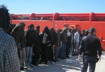 Migranti: organizzavano il traffico di esseri umani, tre condanne Migranti: organizzavano il traffico di esseri umani, tre condanne