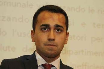 Di Maio: Ricollocare subito migranti o non diamo 16 miliardi all'Ue Di Maio: Ricollocare subito migranti o non diamo 16 miliardi all'Ue