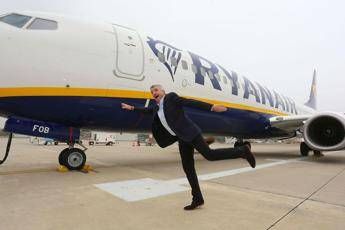 Ryanair, utili e passeggeri record Ryanair, utili e passeggeri record