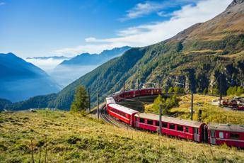 A piedi, in treno, in bici, mete italiane per vacanze 'green' A piedi, in treno, in bici, mete italiane per vacanze 'green'