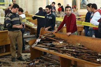 Egitto, attacchi a chiese copte: bilancio sale a 46 morti Egitto, attacchi a chiese copte: bilancio sale a 46 morti