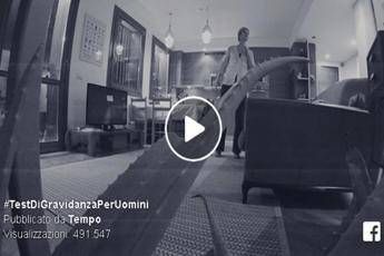 Arriva il test di gravidanza per uomini, è bufera sullo spot di 'Tempo' Arriva il test di gravidanza per uomini, è bufera sullo spot di 'Tempo'