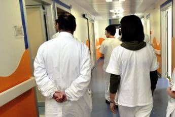 Medici aggrediti: 3mila casi l'anno Medici aggrediti: 3mila casi l'anno