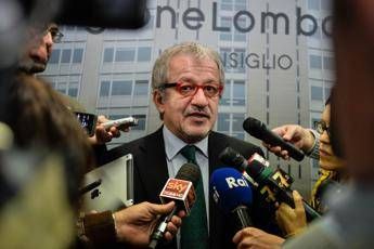 Salvini stalinista, l'affondo di Maroni Salvini stalinista, l'affondo di Maroni