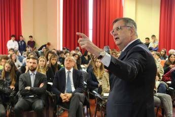 Bankitalia vs Consob, Resti: Trovare meccanismi che non vanno Bankitalia vs Consob, Resti: Trovare meccanismi che non vanno