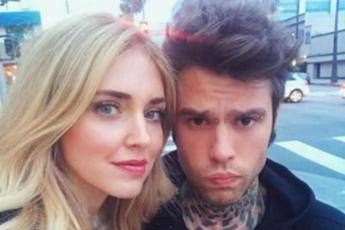 Piedi di Chiara Ferragni nel mirino, Fedez non ci sta e sbotta Piedi di Chiara Ferragni nel mirino, Fedez non ci sta e sbotta
