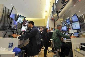 Borse europee chiudono in calo, a Milano fari puntati su Leonardo e Telecom Borse europee chiudono in calo, a Milano fari puntati su Leonardo e Telecom
