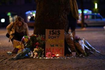 Strage degli innocenti a Manchester: 22 morti. Is rivendica Strage degli innocenti a Manchester: 22 morti. Is rivendica
