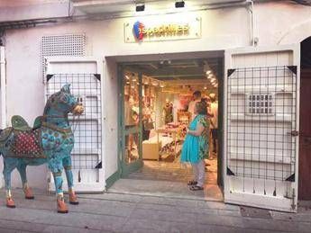 Espadrilles inaugura primo flagship store a Ibiza Espadrilles inaugura primo flagship store a Ibiza