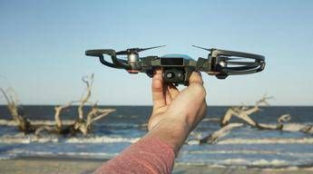 Arriva il drone per scattare selfie Arriva il drone per scattare selfie