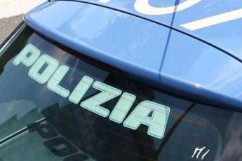 Roma, si schianta con l'auto contro un albero: morto 25enne Roma, si schianta con l'auto contro un albero: morto 25enne
