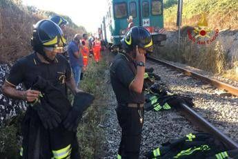 Scontro fra treni in Salento: 15 feriti Scontro fra treni in Salento: 15 feriti