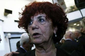 Urla e spintoni in Senato, ministra Fedeli in infermeria Urla e spintoni in Senato, ministra Fedeli in infermeria