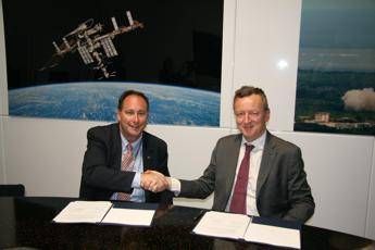Accordo Asi e Nasa per satellite Ixpe, la firma a Le Bourget Accordo Asi e Nasa per satellite Ixpe, la firma a Le Bourget