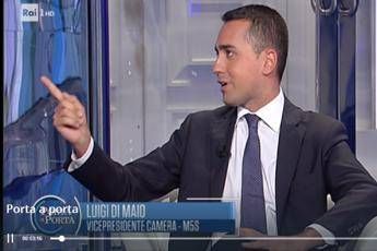 Di Maio 'confuso': In noi i valori di Berlinguer e Almirante. E il web si scatena Di Maio 'confuso': In noi i valori di Berlinguer e Almirante. E il web si scatena