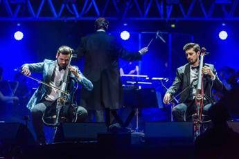 I 2Cellos al Foro Italico tra musica da film ed esplosioni rock I 2Cellos al Foro Italico tra musica da film ed esplosioni rock