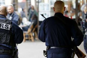 http://www.adnkronos.com/rf/image_size_400x300/Pub/AdnKronos/Assets/Immagini/2017/06/29/Polizia_francese_due_afp.jpg