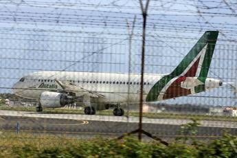Ecco cosa ha ucciso Alitalia, i motivi del crac Ecco cosa ha ucciso Alitalia, i motivi del crac