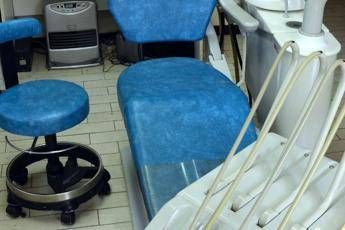 Dentista troppo caro, 1 italiano su 3 rinuncia alle cure Dentista troppo caro, 1 italiano su 3 rinuncia alle cure