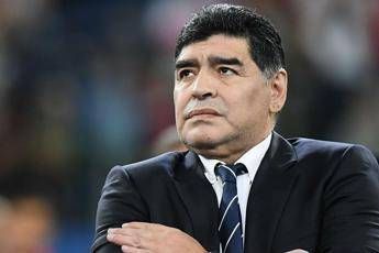 Maradona accusato di molestie sessuali da giornalista russa Maradona accusato di molestie sessuali da giornalista russa