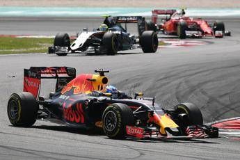 Red Bull, addio Renault: motori Honda dal 2019 Red Bull, addio Renault: motori Honda dal 2019