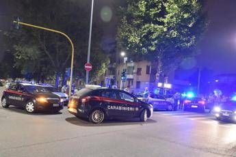 Rincorre truffatore per le scale, scivola e muore Rincorre truffatore per le scale, scivola e muore