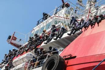 Migranti, gip dissequestra Open Arms Migranti, gip dissequestra Open Arms