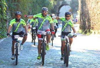 Corsa di solidarietà alla Granfondo Campagnolo Roma per bimbi del Togo Corsa di solidarietà alla Granfondo Campagnolo Roma per bimbi del Togo