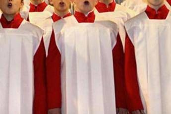 Violenze su 547 bimbi del coro di Ratisbona. Era diretto dal fratello di Ratzinger Violenze su 547 bimbi del coro di Ratisbona. Era diretto dal fratello di Ratzinger