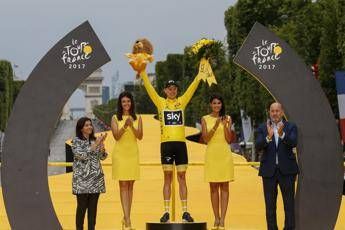 Froome vince il Tour de France per la quarta volta Froome vince il Tour de France per la quarta volta