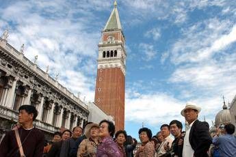 Cina e Ue più vicine, nel 2016 1,5 milioni di cinesi in Europa e il trend cresce Cina e Ue più vicine, nel 2016 1,5 milioni di cinesi in Europa e il trend cresce