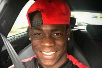 A 200 all'ora in autostrada: polizia ferma Balotelli A 200 all'ora in autostrada: polizia ferma Balotelli