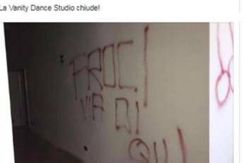 'Froci via di qui', insulti a scuola di danza a Roma 'Froci via di qui', insulti a scuola di danza a Roma