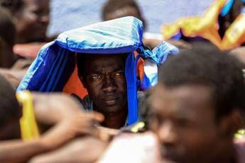 Migranti, un italiano su due ha paura Migranti, un italiano su due ha paura