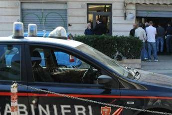 Roma, accoltellato davanti a un bar Roma, accoltellato davanti a un bar