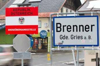 Migranti, Austria schiera 70 soldati al Brennero. Viminale: ingiustificato Migranti, Austria schiera 70 soldati al Brennero. Viminale: ingiustificato
