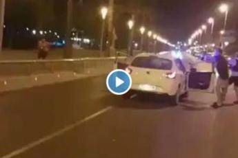 Il terrorista rideva mentre la polizia sparava Il terrorista rideva mentre la polizia sparava
