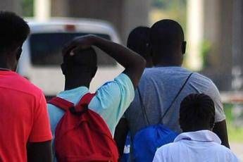 Spari contro migrante, la denuncia del parroco Spari contro migrante, la denuncia del parroco