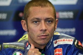 E' pericoloso, furia Rossi contro Marquez E' pericoloso, furia Rossi contro Marquez