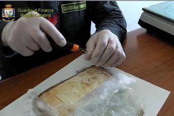 Maxi sequestro a Gioia Tauro: 216 kg di cocaina purissima Maxi sequestro a Gioia Tauro: 216 kg di cocaina purissima
