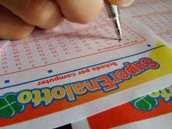 SuperEnalotto, nessun 6 né 5+. Jackpot a 116 mln SuperEnalotto, nessun 6 né 5+. Jackpot a 116 mln