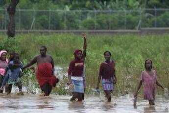 Clima ed eventi estremi, sono i più poveri a pagare il prezzo più alto Clima ed eventi estremi, sono i più poveri a pagare il prezzo più alto