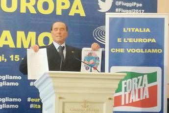 Berlusconi: Siamo noi il centrodestra Berlusconi: Siamo noi il centrodestra